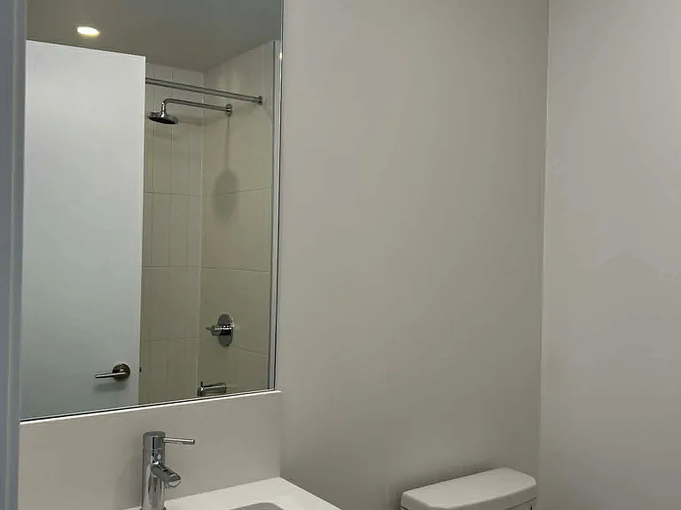 10 Oak St #1810 — Photo 6