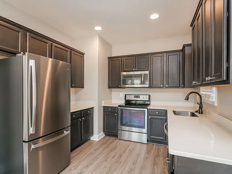 80 Emmette Dr — Photo 7