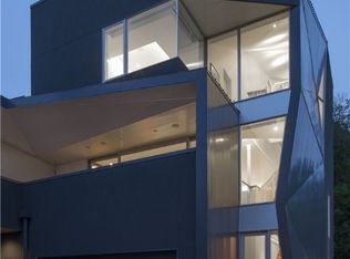 2067 Random Rd, Cleveland, OH 44106