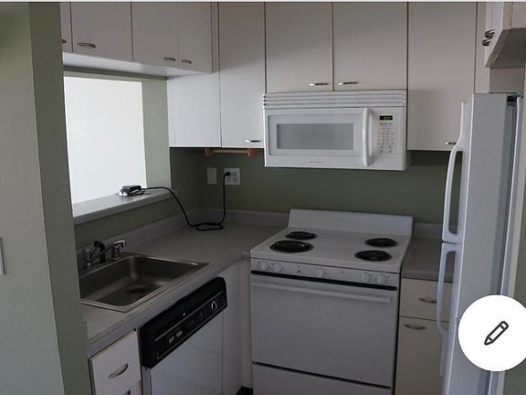 4th image of 300 3rd St APT 1003
