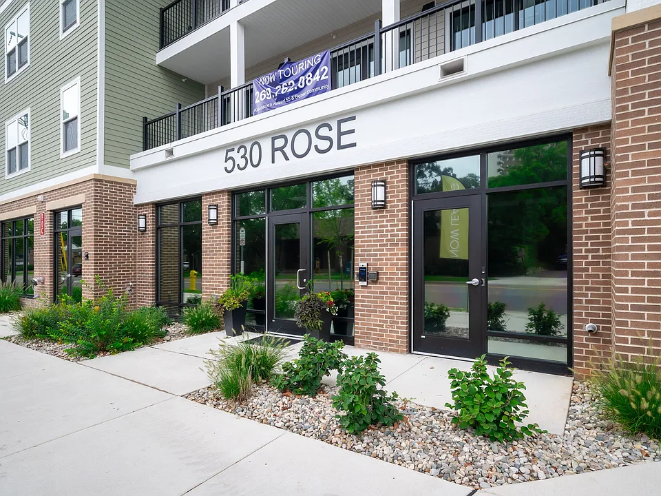 530 Rose
