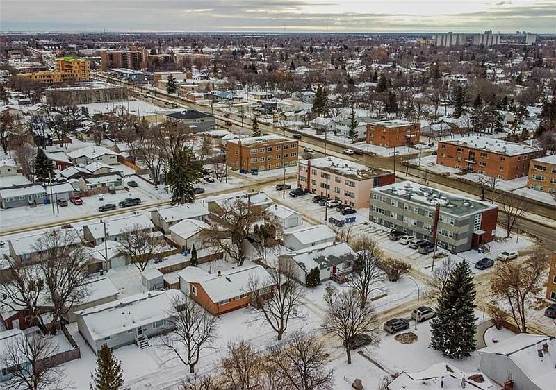 Winnipeg Apartment for rent - 3 Bedrooms — photo 14