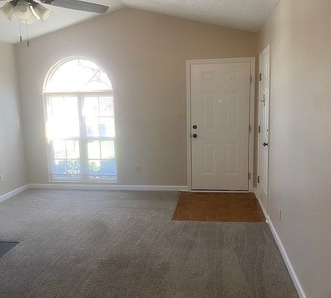3rd image of 344 Shadow Glen Ct