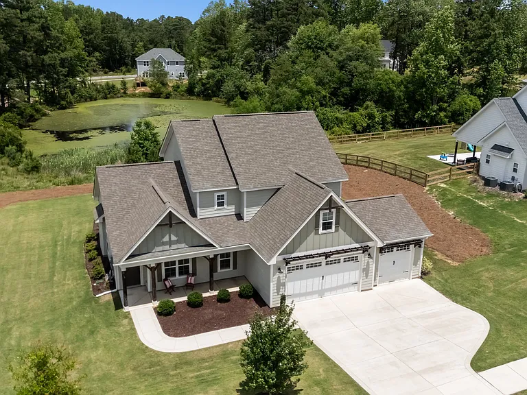 130 Amelia Dr — Photo 5