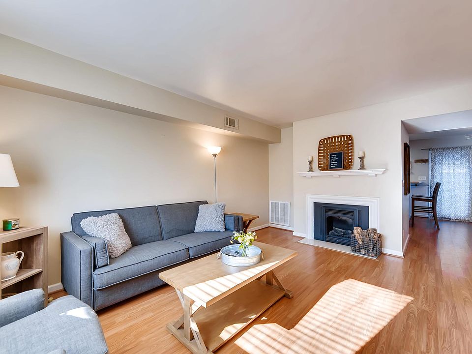 1st image of 209 Plantation Ct