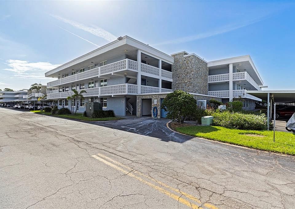 1st image of 4895 BAY STREET NE #207