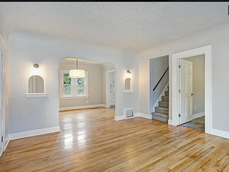 901 Sarasota Ave SE — Photo 17