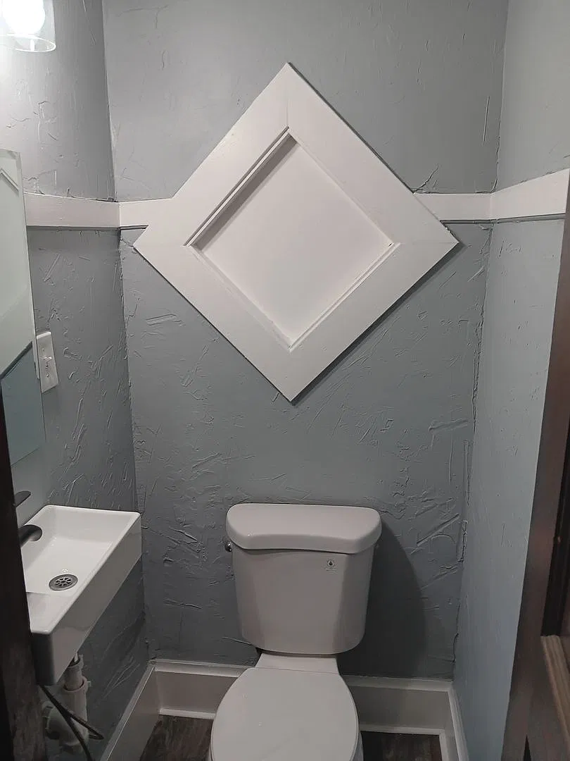 3 Bedroom, 1.5 Bathroom — Photo 3