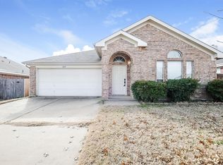 1229 Meadow Gln, Crowley, TX 76036