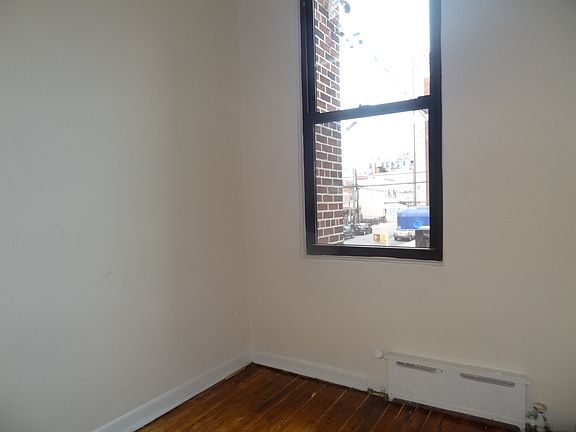 4th image of 4321 25th Ave #2