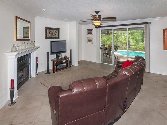 4th image of 957 Corsica Ln