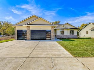 1107 Sontag Dr, Derby, KS 67037