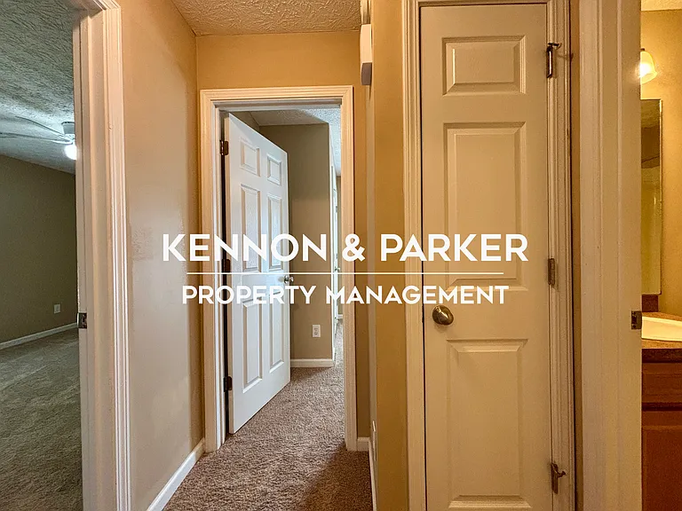 8028 Garrett Pines Dr — Photo 3