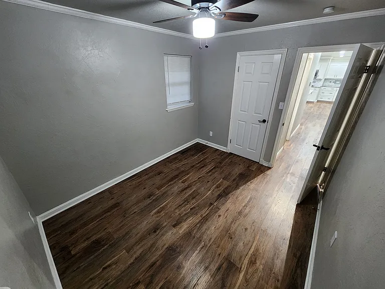 204 S Morrison Dr — Photo 13