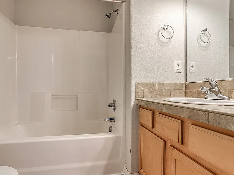 15075 SE Powell Blvd — Photo 36
