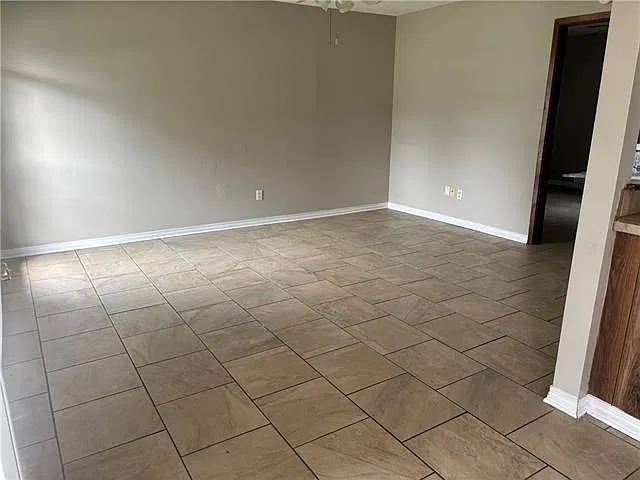 1 bed, 1.0 bath, 750 sqft, $850 — Photo 2