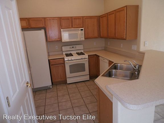 4th image of 6983 S Providence Dr
