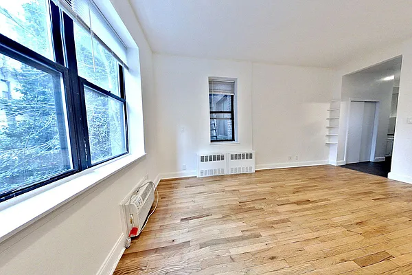 Rented by Bond New York | media 6