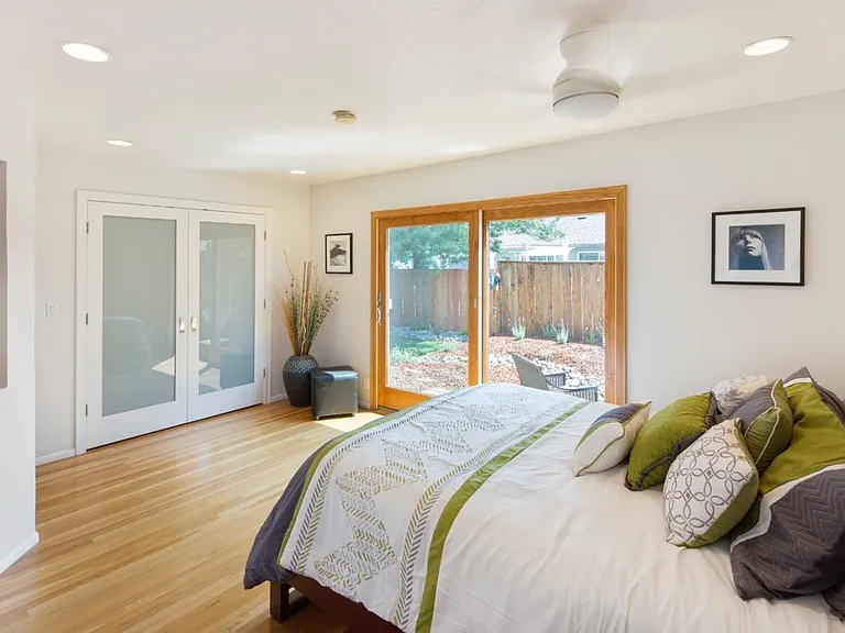 874 Wellington Pl — Photo 8