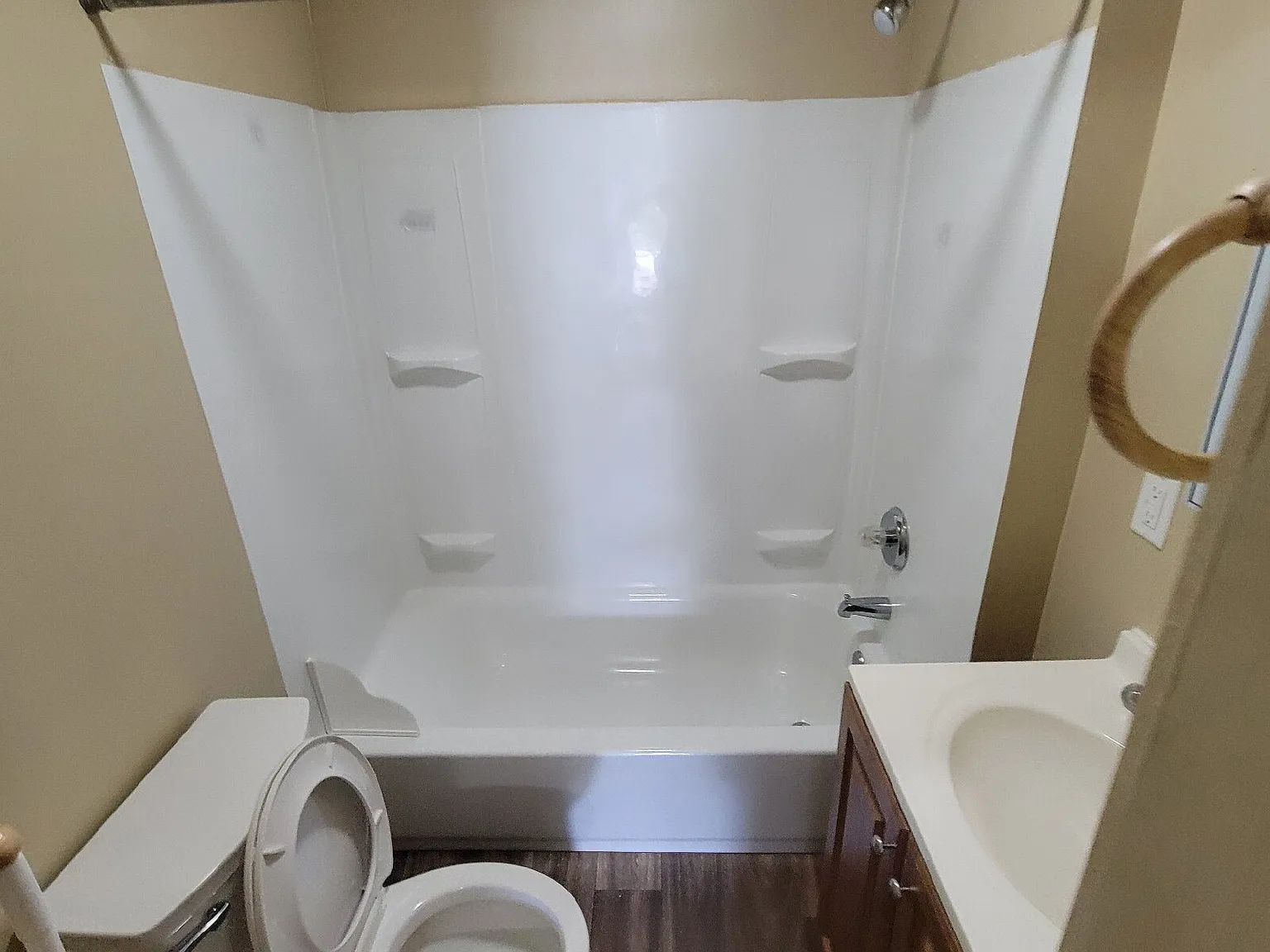 4 bed, 2.0 bath, $1,125 — Photo 3