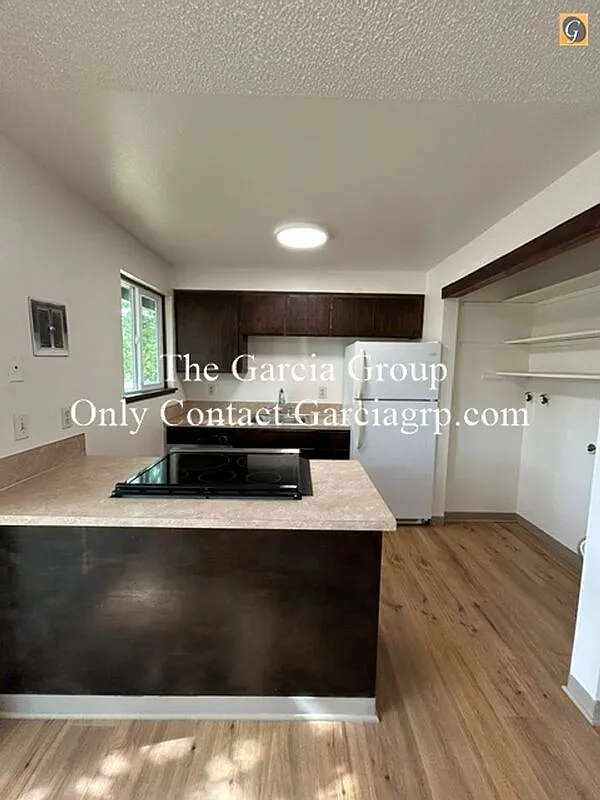 2 bed, 1.0 bath, 780 sqft, $1,760 — Photo 2