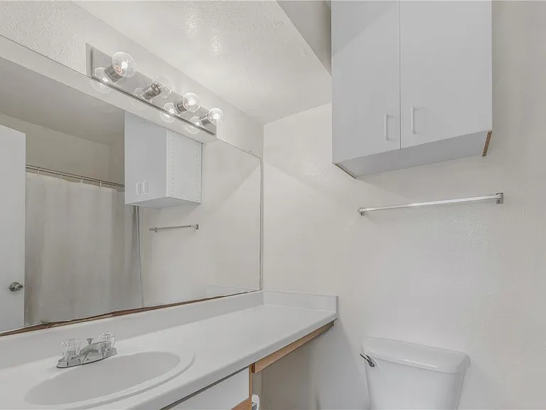 527 Parkway #303 — Photo 12