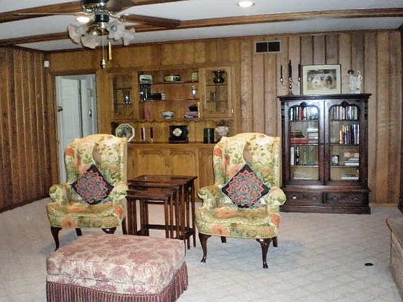 3rd image of 6156 Annapolis Ln