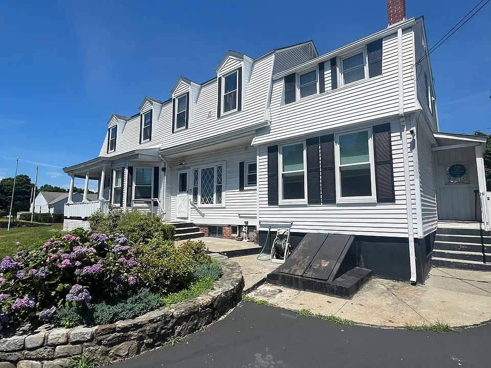 165 Massasoit Rd #1