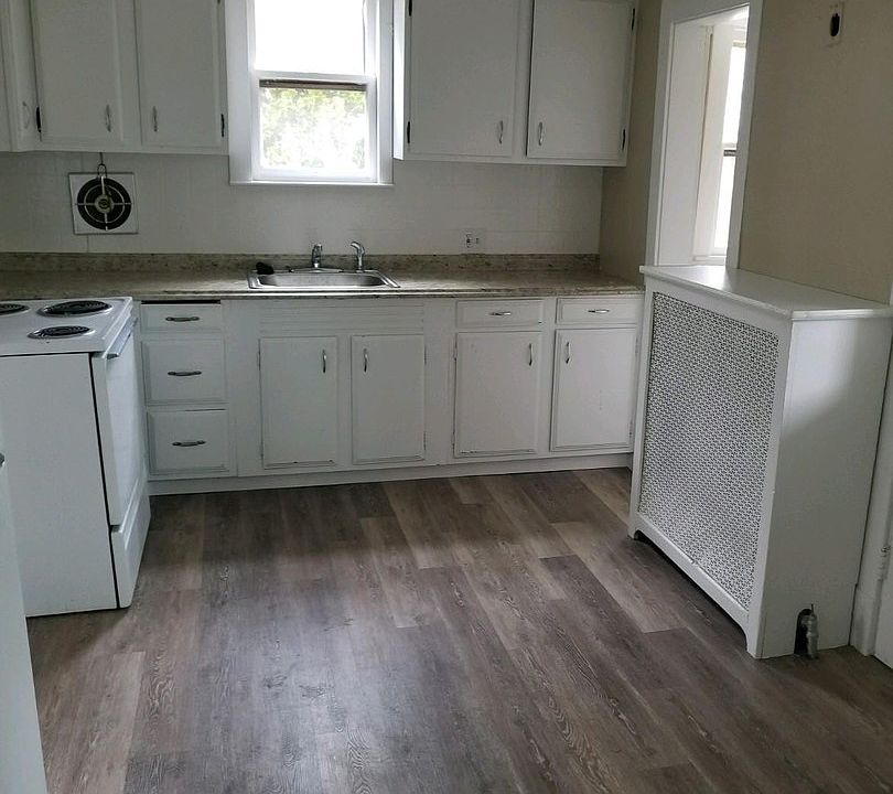 1st image of 3 Carl St Unit 1