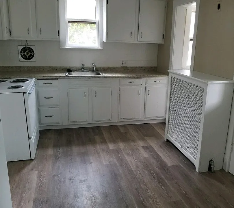 3 Carl St