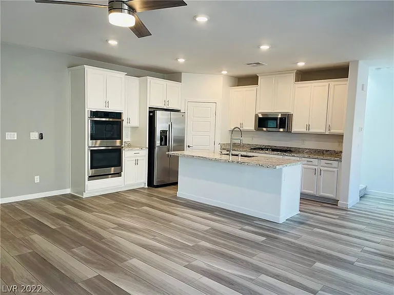 12364 Harbor Isle Ave — Photo 7