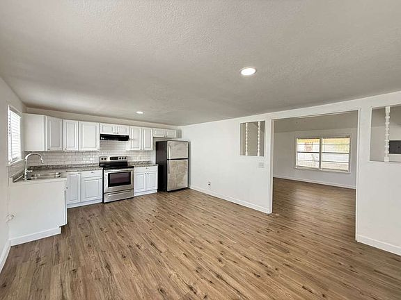 3rd image of 206 Southlawn Ave