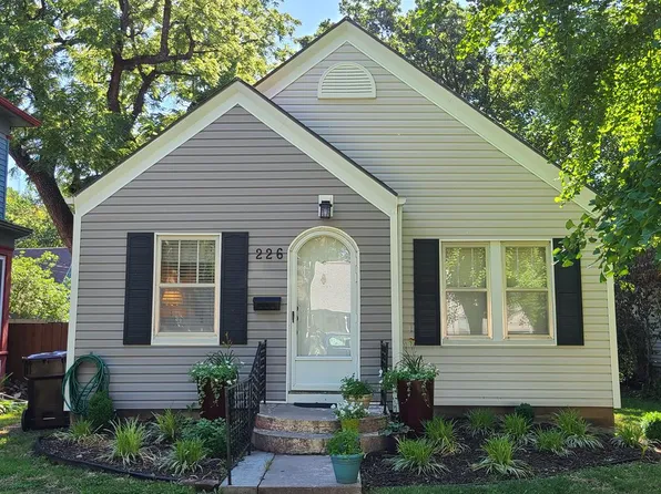 226 N 2nd St, Lindsborg, KS 67456