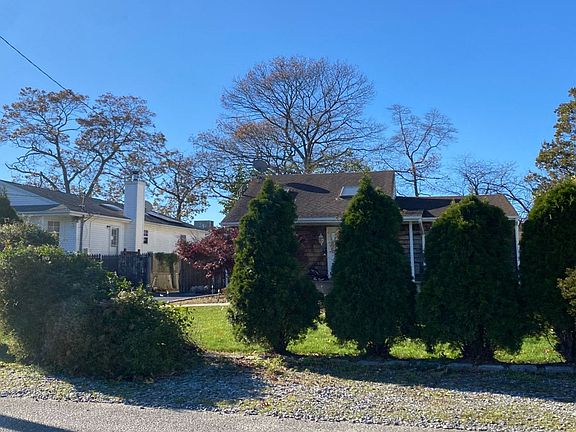 2nd image of 10 Woodmont Pl