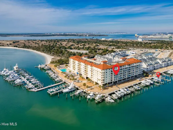 100 Olde Towne Yacht Club Drive #411 + A18, Beaufort, NC 28516