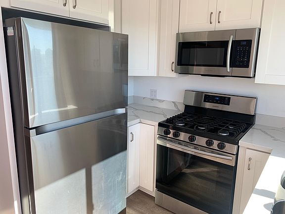 4th image of 2443 K St