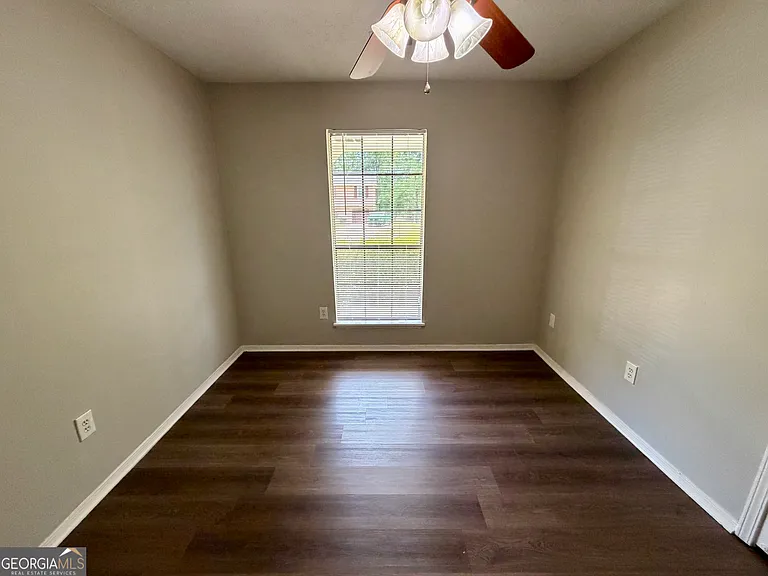 5663 Saint Thomas Dr — Photo 8