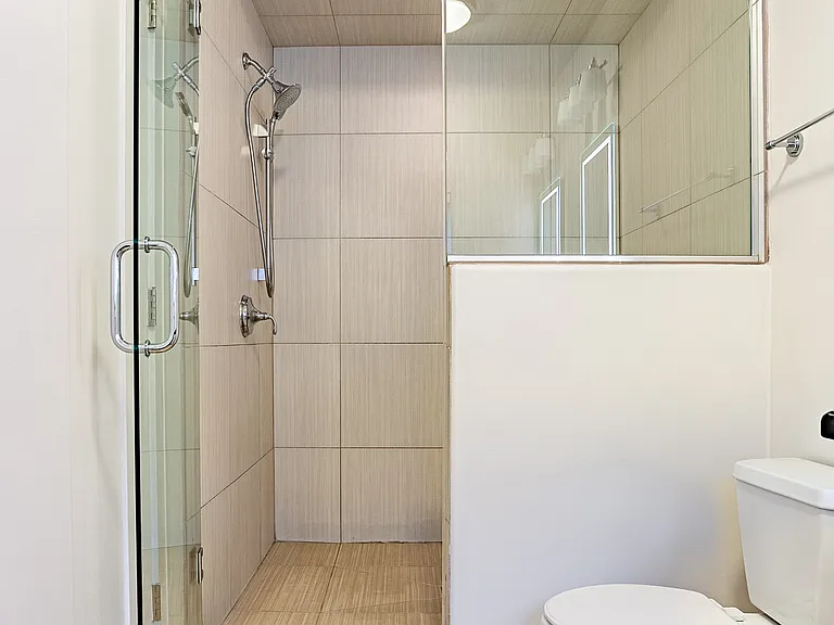 2100 Greenwood St #203 — Photo 12