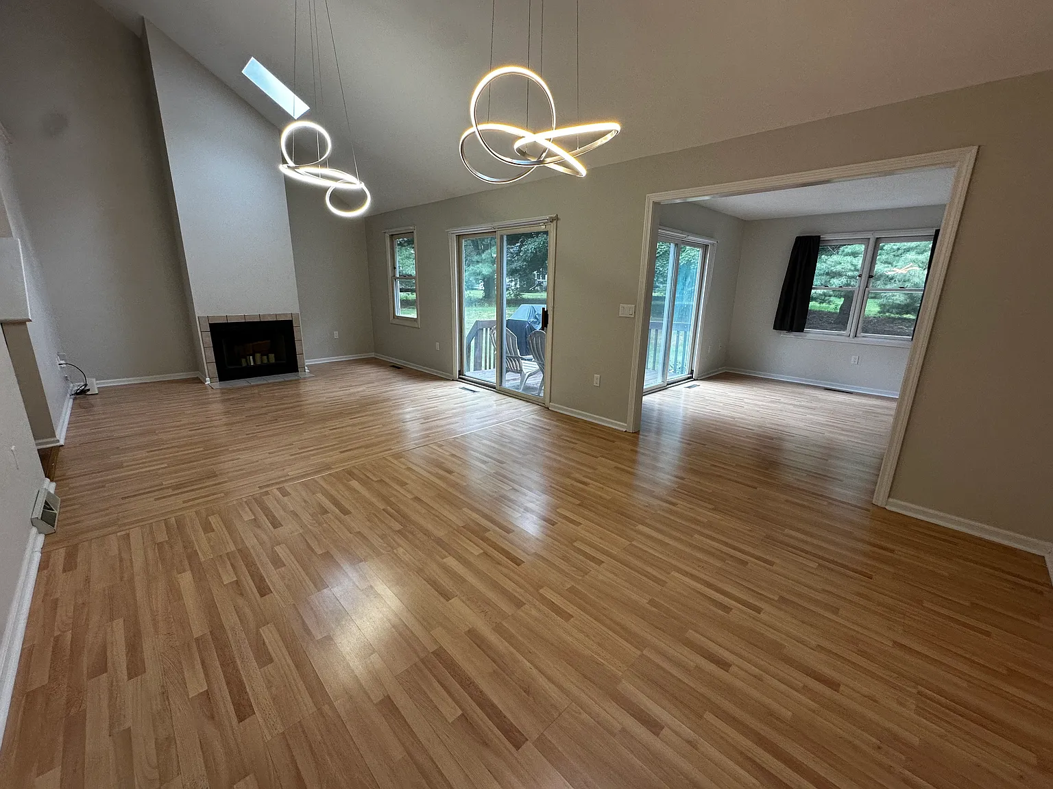 2 bed, 2.5 bath, 1803 sqft, $3,500 — Photo 2