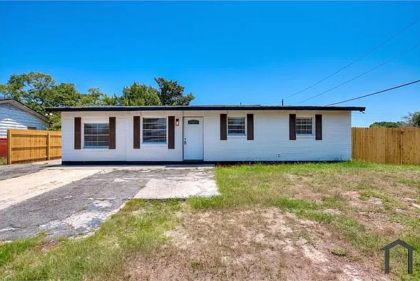 3 bed, 1150 sqft, $2,700 — Photo 2