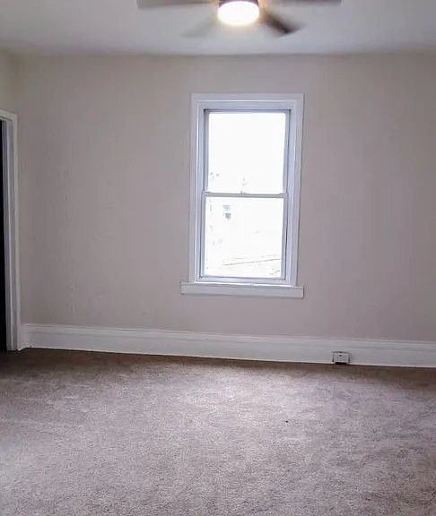 305 Moore Ave — Photo 17