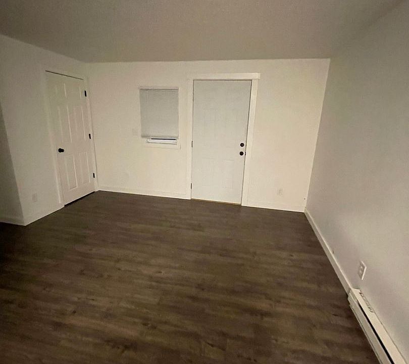 1st image of 624 E Carlisle Ave