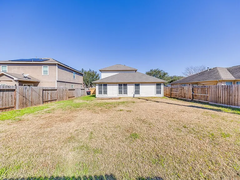 20003 Rustic Lake Ln — Photo 21