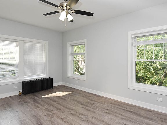 5th image of 6035 N Winthrop Ave Unit 4