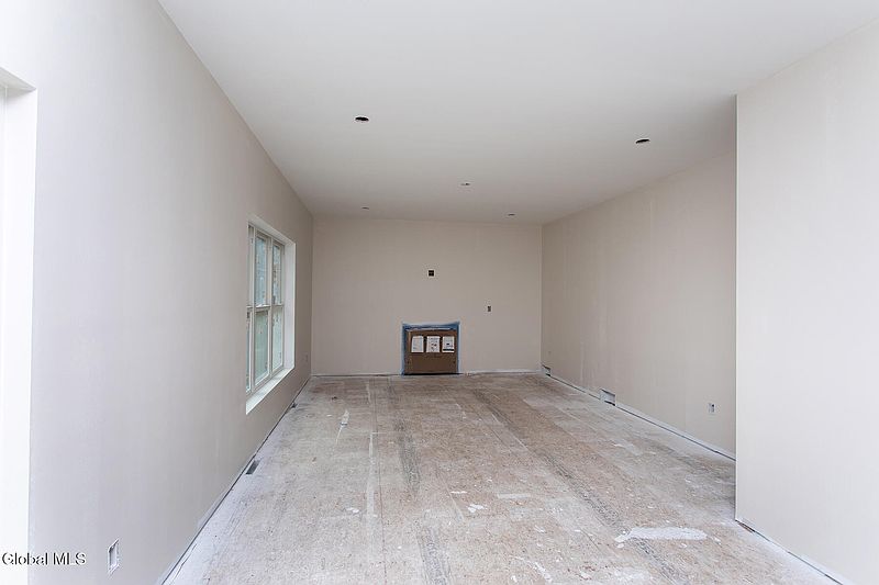 4th image of 131 Hetcheltown Road