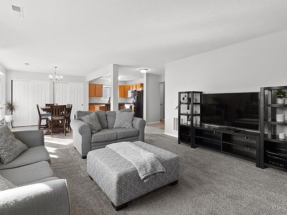 3rd image of 19 Belwood Ct