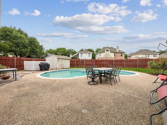 4th image of 2128 Regency Dr