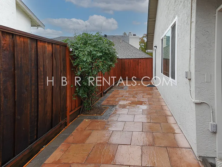 2859 El Capitan Dr — Photo 26