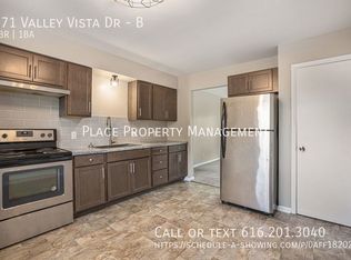 171 Valley Vista Dr SE #B, Lowell, MI 49331