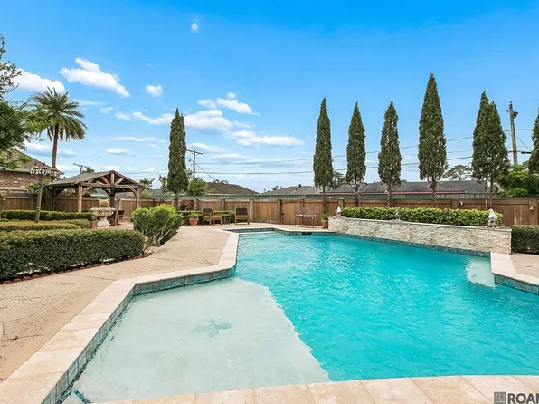 311 Riverwood Dr, Saint Rose, LA 70087